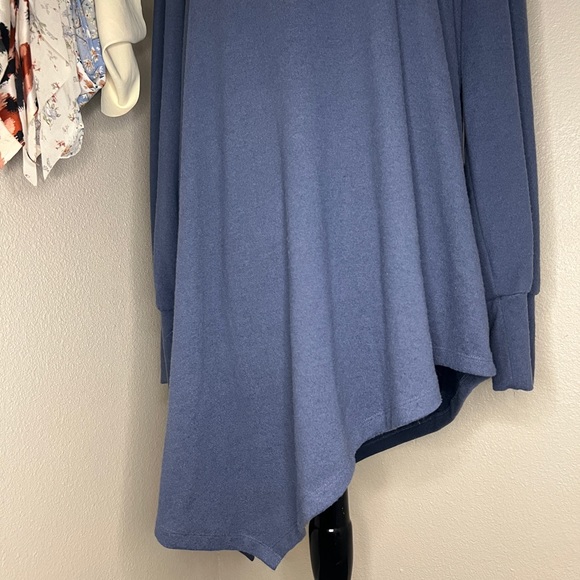 Vince Camuto top - Picture 2 of 5